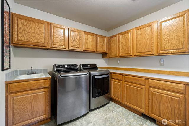 591 W Shelton Valley Road, Shelton, WA 98584