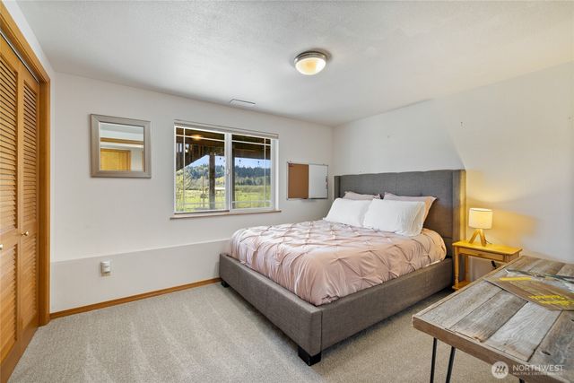 591 W Shelton Valley Road, Shelton, WA 98584