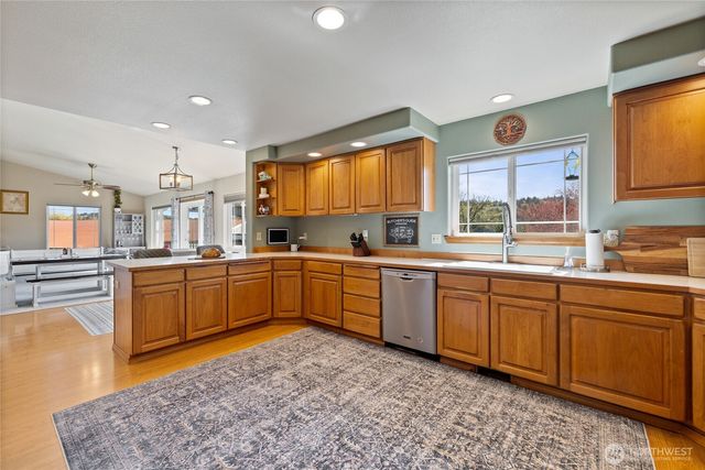 591 W Shelton Valley Road, Shelton, WA 98584