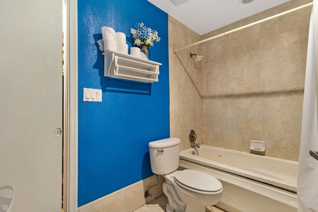153 SE 7th Street G-1, Deerfield Beach, FL 33441
