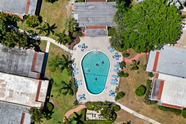153 SE 7th Street G-1, Deerfield Beach, FL 33441