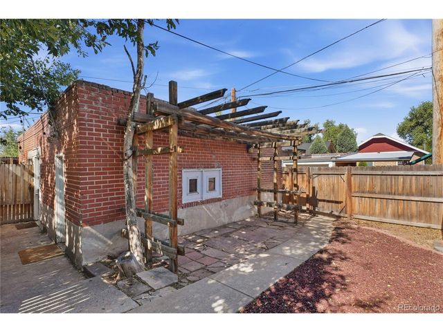 2440 N Gaylord St, Denver, CO 80205