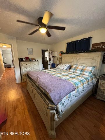 1310 Foust Carney Rd, Powell, TN 37849