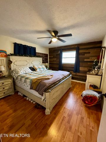 1310 Foust Carney Rd, Powell, TN 37849