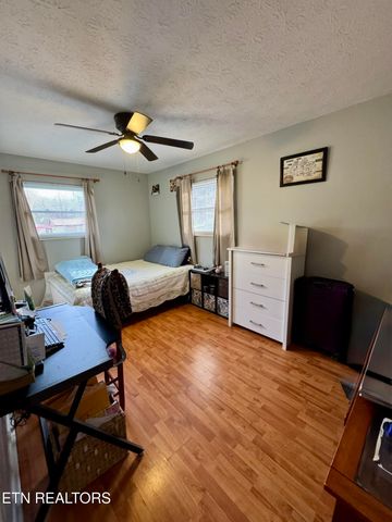 1310 Foust Carney Rd, Powell, TN 37849