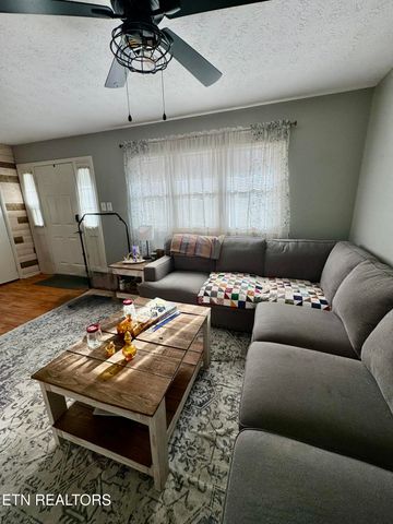 1310 Foust Carney Rd, Powell, TN 37849