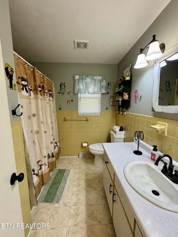 1310 Foust Carney Rd, Powell, TN 37849