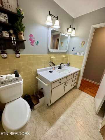 1310 Foust Carney Rd, Powell, TN 37849