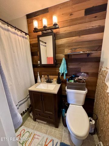 1310 Foust Carney Rd, Powell, TN 37849