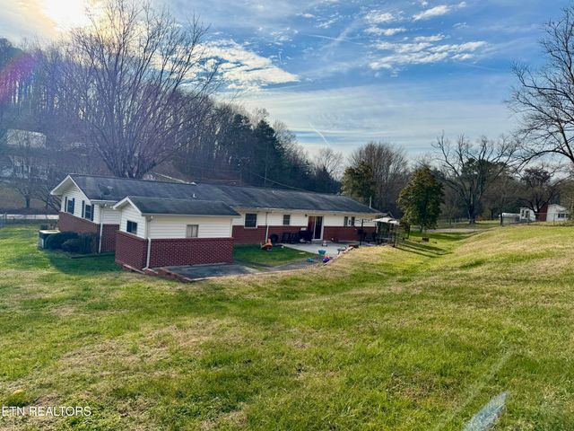 1310 Foust Carney Rd, Powell, TN 37849