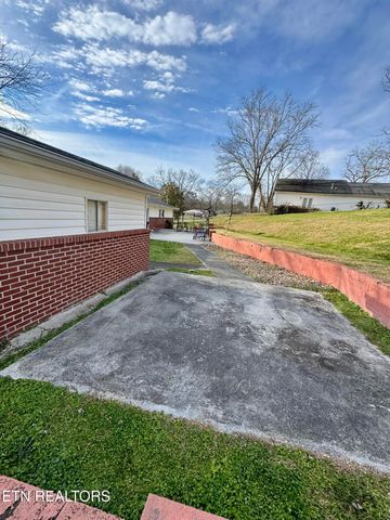 1310 Foust Carney Rd, Powell, TN 37849