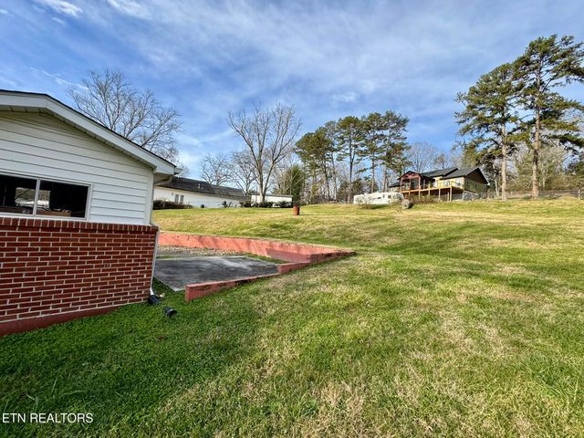 1310 Foust Carney Rd, Powell, TN 37849