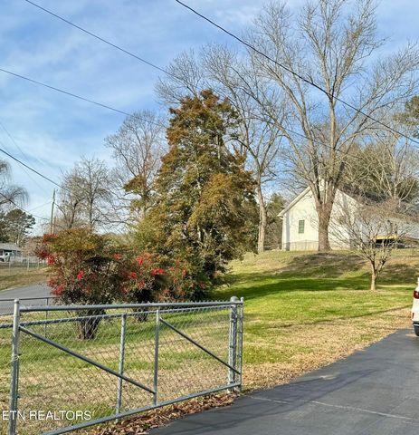 1310 Foust Carney Rd, Powell, TN 37849