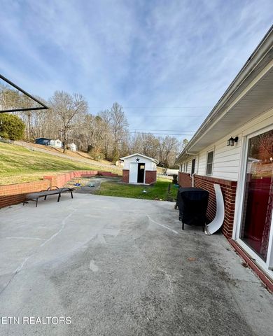 1310 Foust Carney Rd, Powell, TN 37849