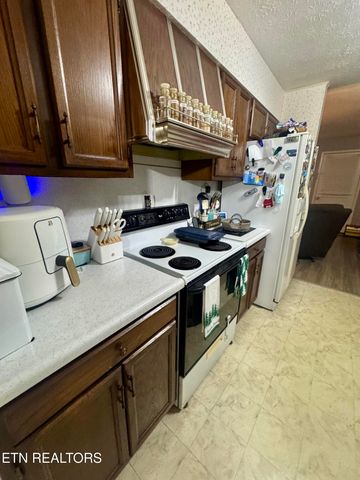 1310 Foust Carney Rd, Powell, TN 37849