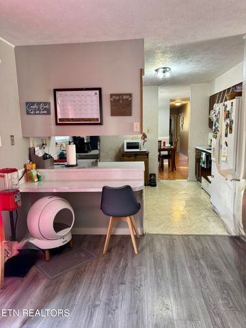 1310 Foust Carney Rd, Powell, TN 37849