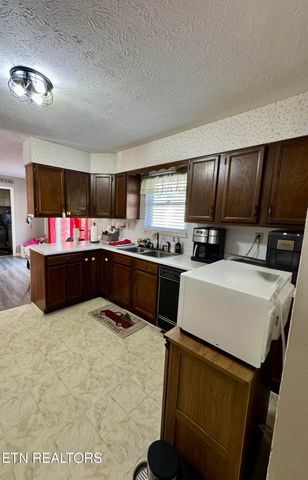 1310 Foust Carney Rd, Powell, TN 37849