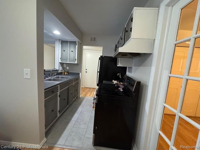 966 Bloomfield Village Boulevard G, Auburn Hills, MI 48326