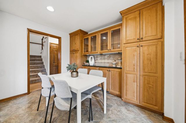 912 Colony Way, Columbus, OH 43235