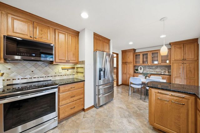 912 Colony Way, Columbus, OH 43235