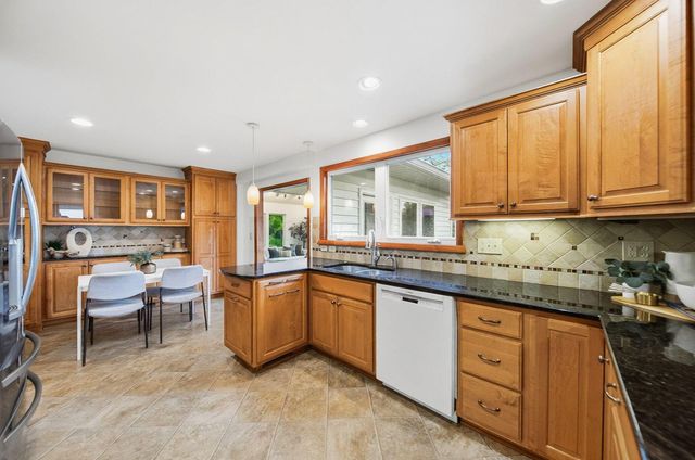 912 Colony Way, Columbus, OH 43235