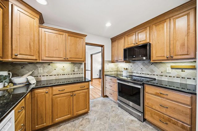 912 Colony Way, Columbus, OH 43235