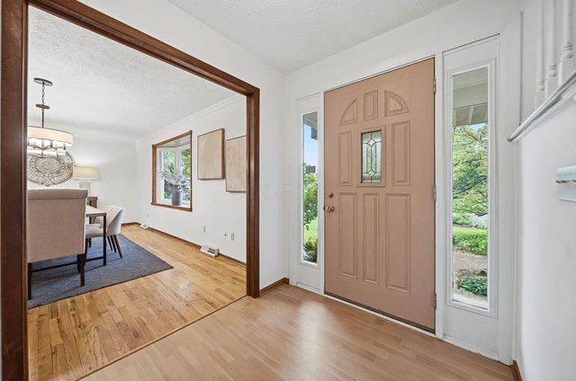 912 Colony Way, Columbus, OH 43235