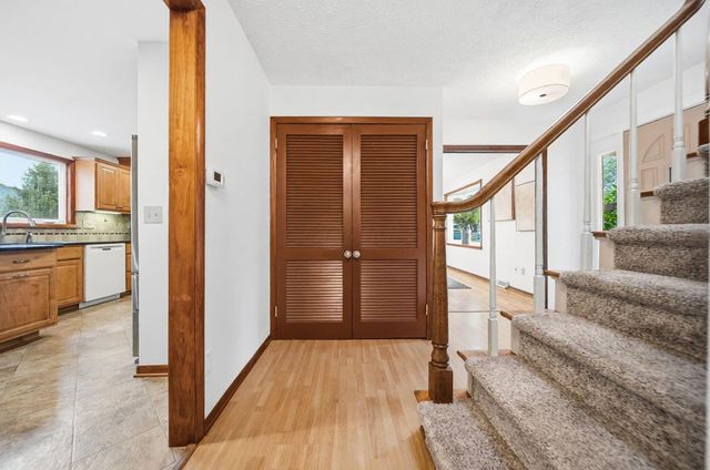 912 Colony Way, Columbus, OH 43235