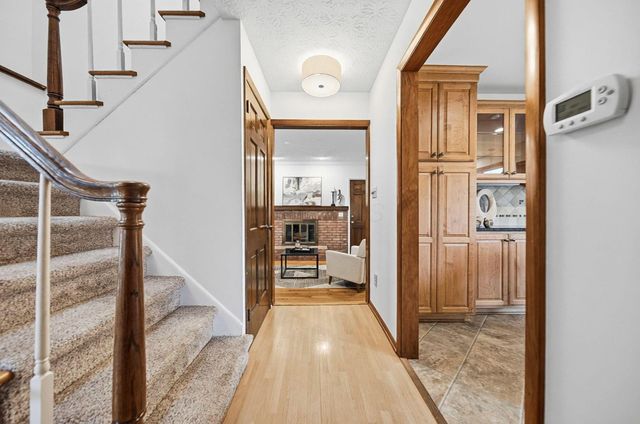 912 Colony Way, Columbus, OH 43235