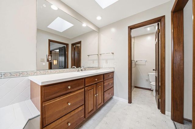 912 Colony Way, Columbus, OH 43235