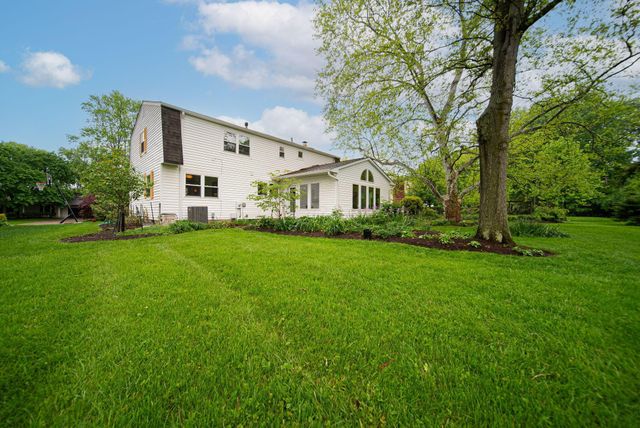 912 Colony Way, Columbus, OH 43235
