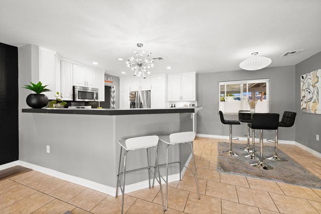 77245 Indiana Avenue, Palm Desert, CA 92211