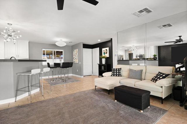 77245 Indiana Avenue, Palm Desert, CA 92211