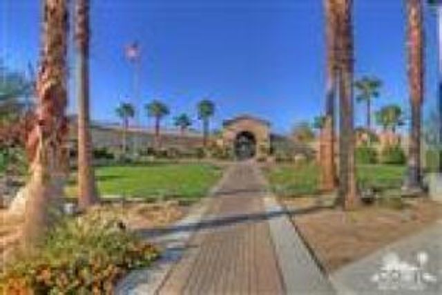 77245 Indiana Avenue, Palm Desert, CA 92211