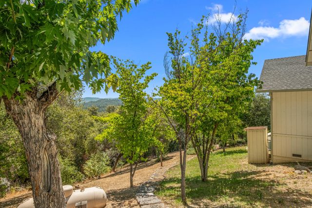 5045 Free Fox Ln, Placerville, CA 95667