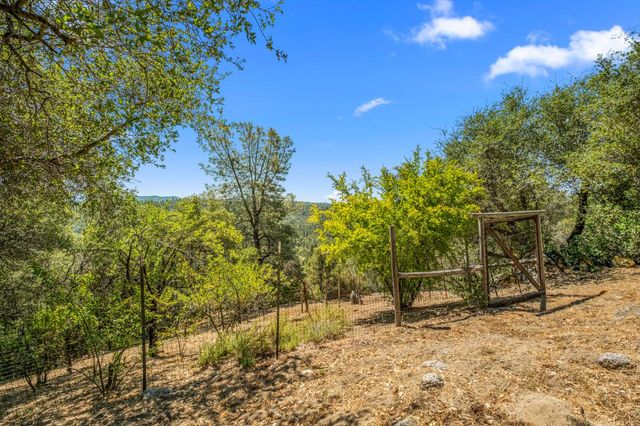 5045 Free Fox Ln, Placerville, CA 95667