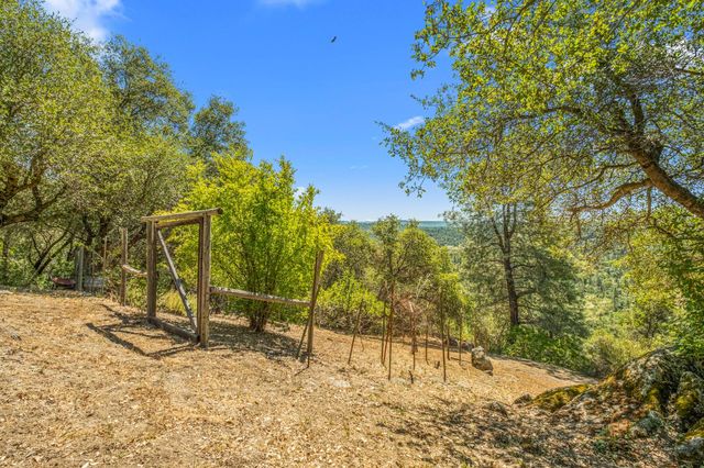 5045 Free Fox Ln, Placerville, CA 95667