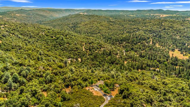 5045 Free Fox Ln, Placerville, CA 95667