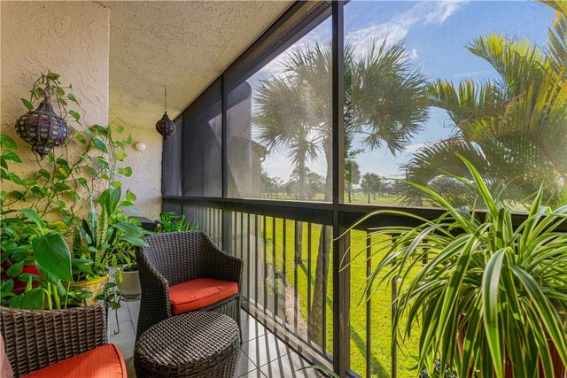 9450 Meadowood Drive 202, Fort Pierce, FL 34951