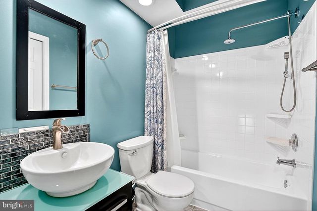 12887 HUNTERBROOK DR, Woodbridge, VA 22192