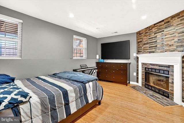 12887 HUNTERBROOK DR, Woodbridge, VA 22192