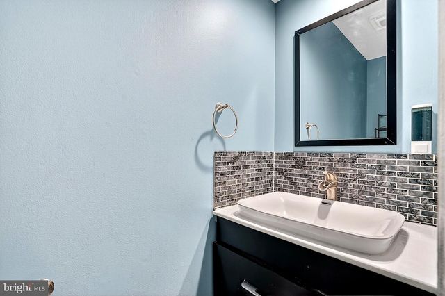 12887 HUNTERBROOK DR, Woodbridge, VA 22192