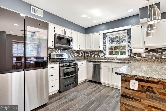 12887 HUNTERBROOK DR, Woodbridge, VA 22192