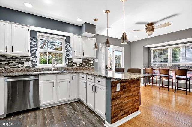 12887 HUNTERBROOK DR, Woodbridge, VA 22192