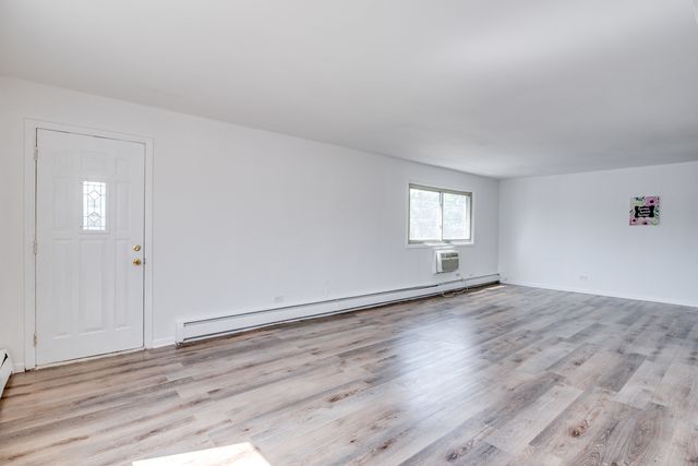 1313B S Rebecca Road 210, Lombard, IL 60148