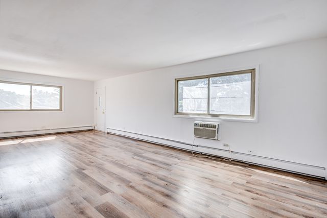 1313B S Rebecca Road 210, Lombard, IL 60148