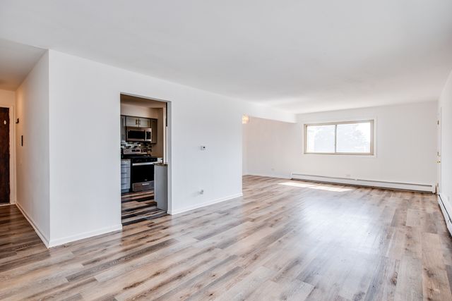 1313B S Rebecca Road 210, Lombard, IL 60148