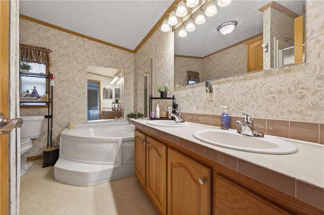 96 Songbird Lane, Tiverton, RI 02878