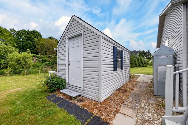 96 Songbird Lane, Tiverton, RI 02878