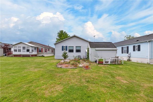 96 Songbird Lane, Tiverton, RI 02878